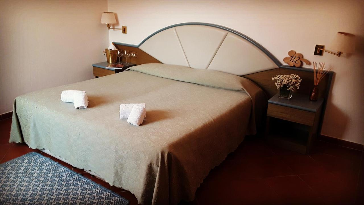 Hotel Pinocchio Arzachena Exterior photo