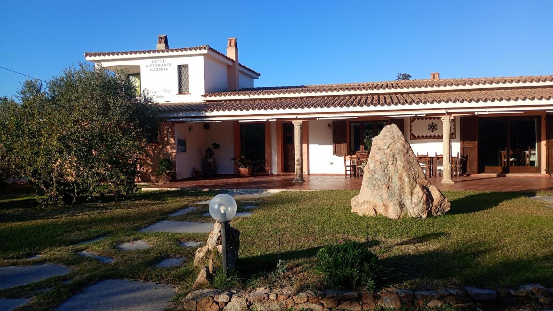 Hotel Pinocchio Arzachena Exterior photo